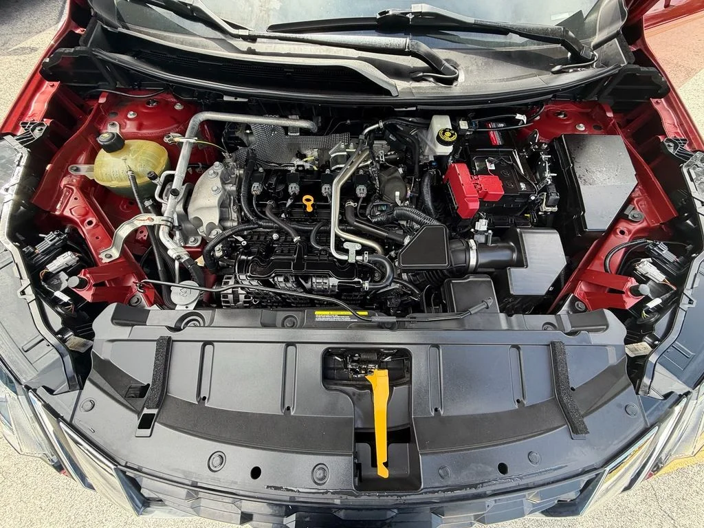 Used 2021 Red Nissan S image 19