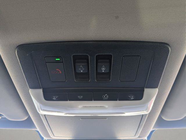 2022 Nissan Rogue Platinum - Photo 18