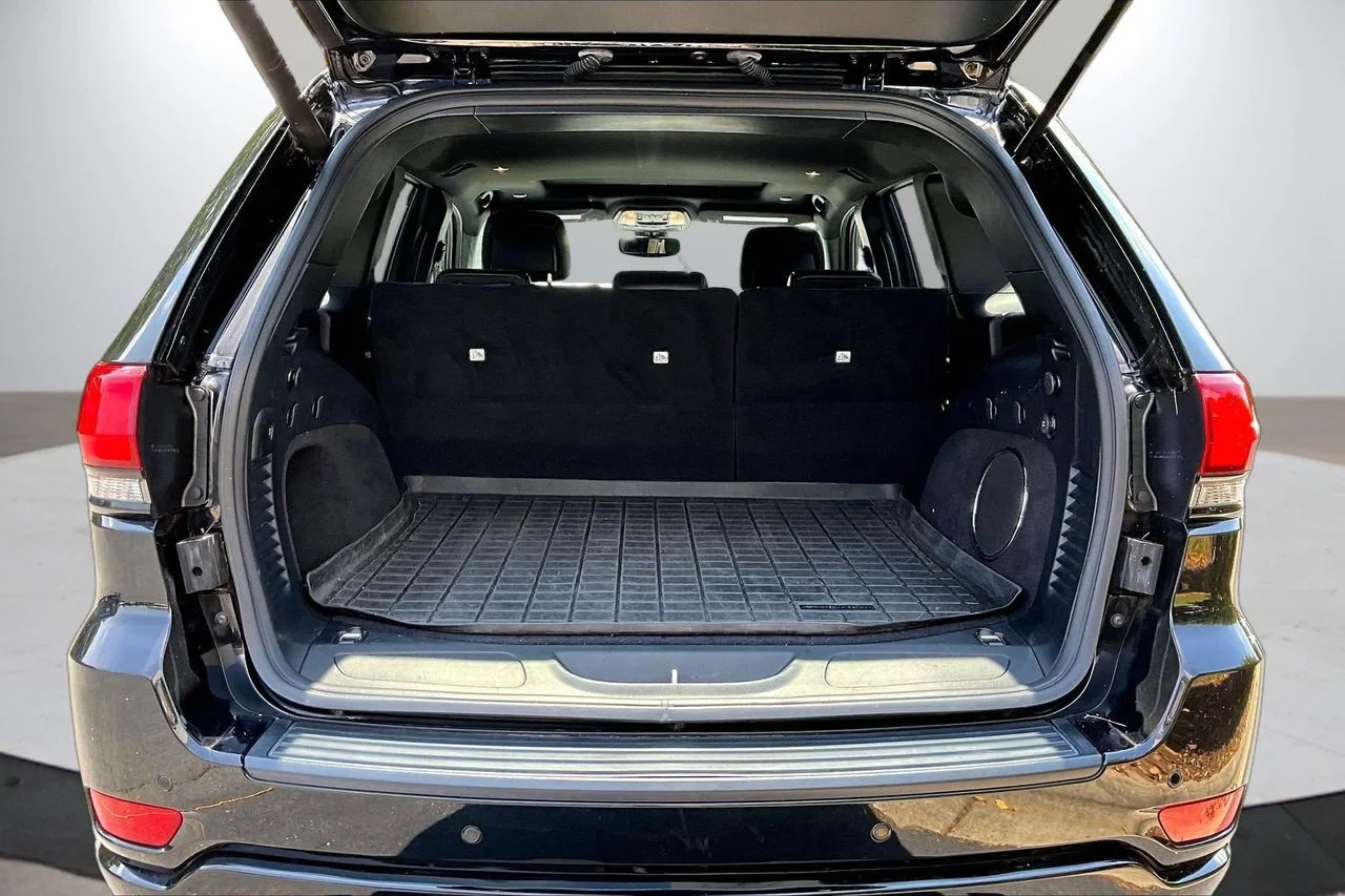 Certified Used 2018 Black Jeep Altitude image 26