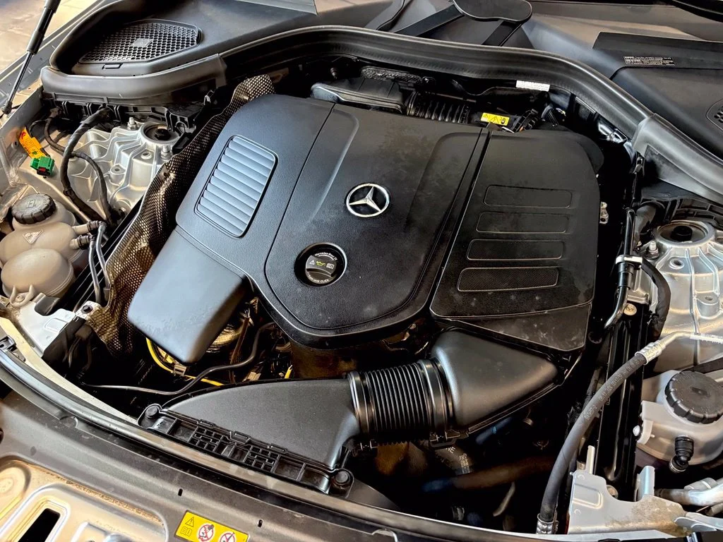 Used 2025 Silver Mercedes-Benz GLC 350e image 39