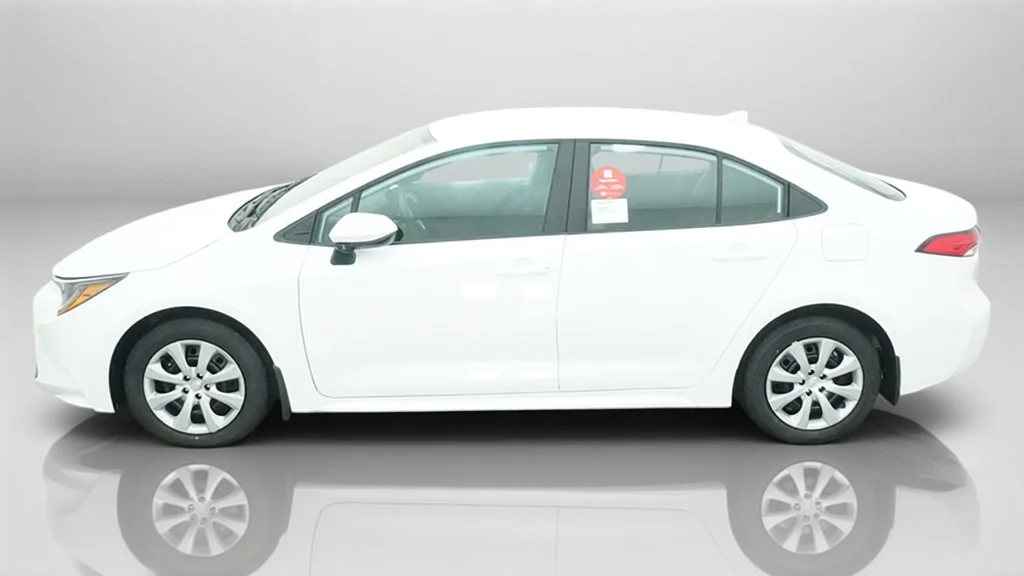 New 2027 Ice Cap Toyota LE image 2