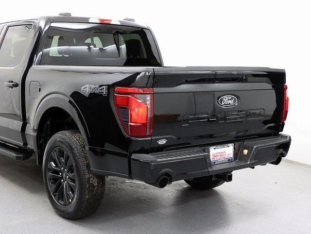New 2026 Agate Black Metallic Ford XLT image 9