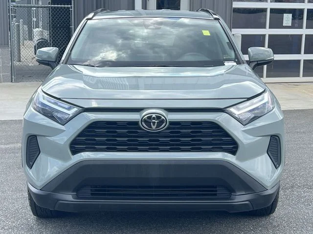 Used 2022  Toyota XLE image 16