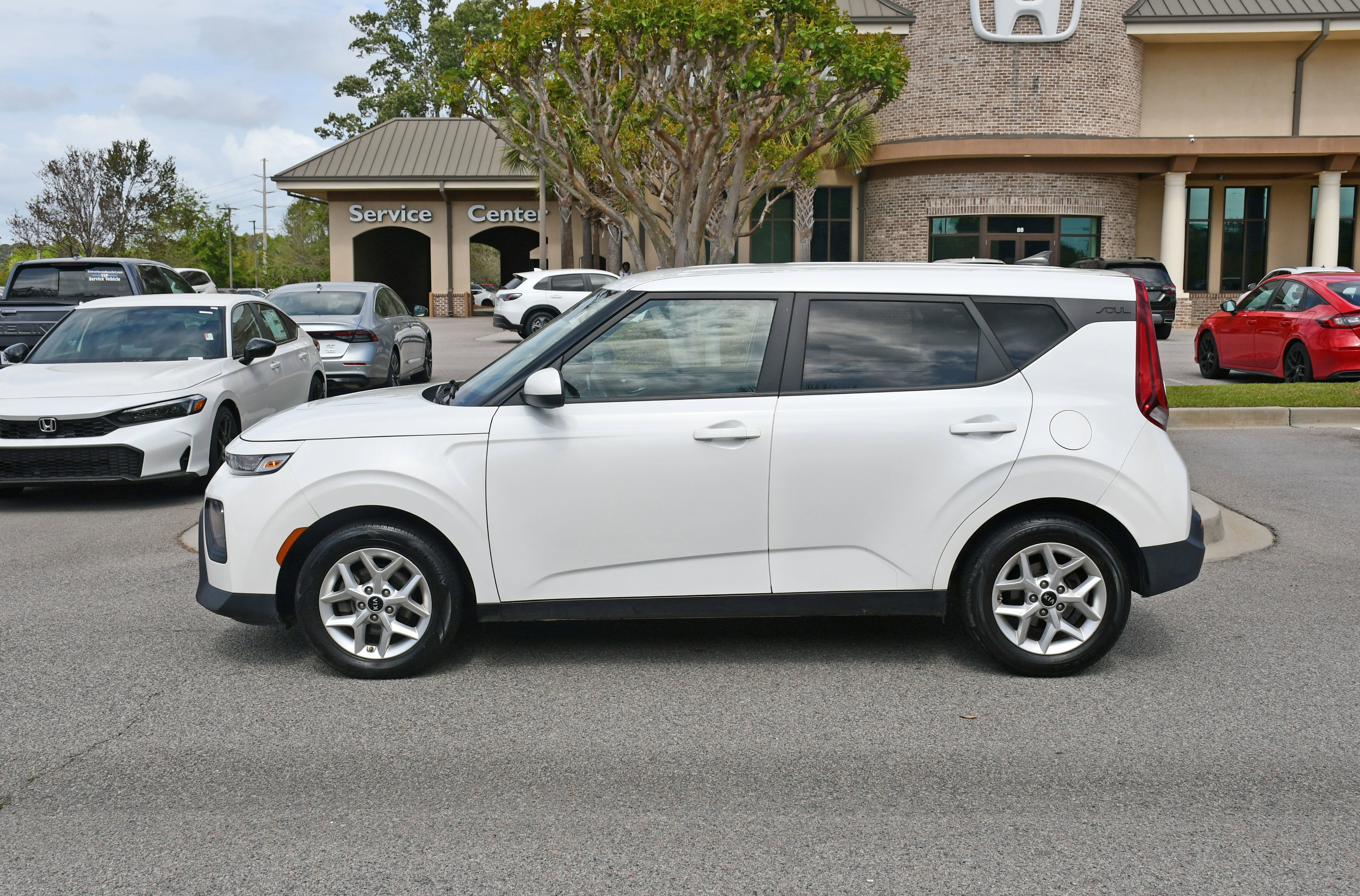 Used 2021 Kia Soul S with VIN KNDJ23AU1M7137379 for sale in Beaufort, SC