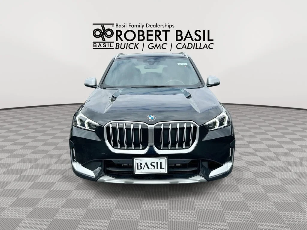 Used 2024 Bk BMW xDrive28i image 3