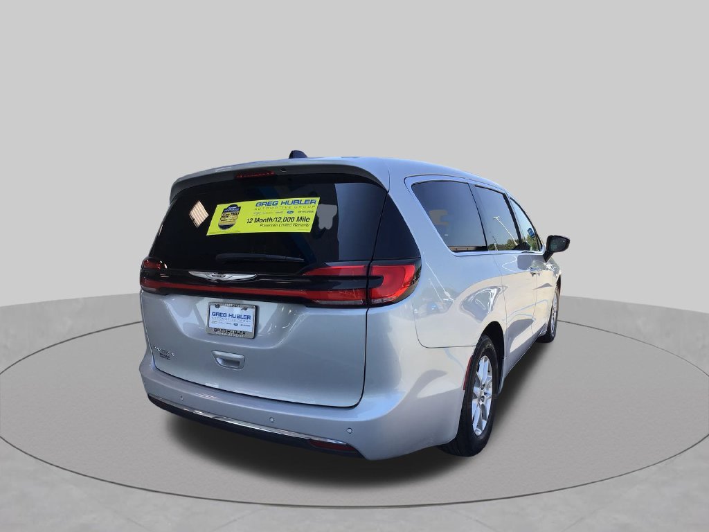 Used 2024 Silver Chrysler Touring L image 7