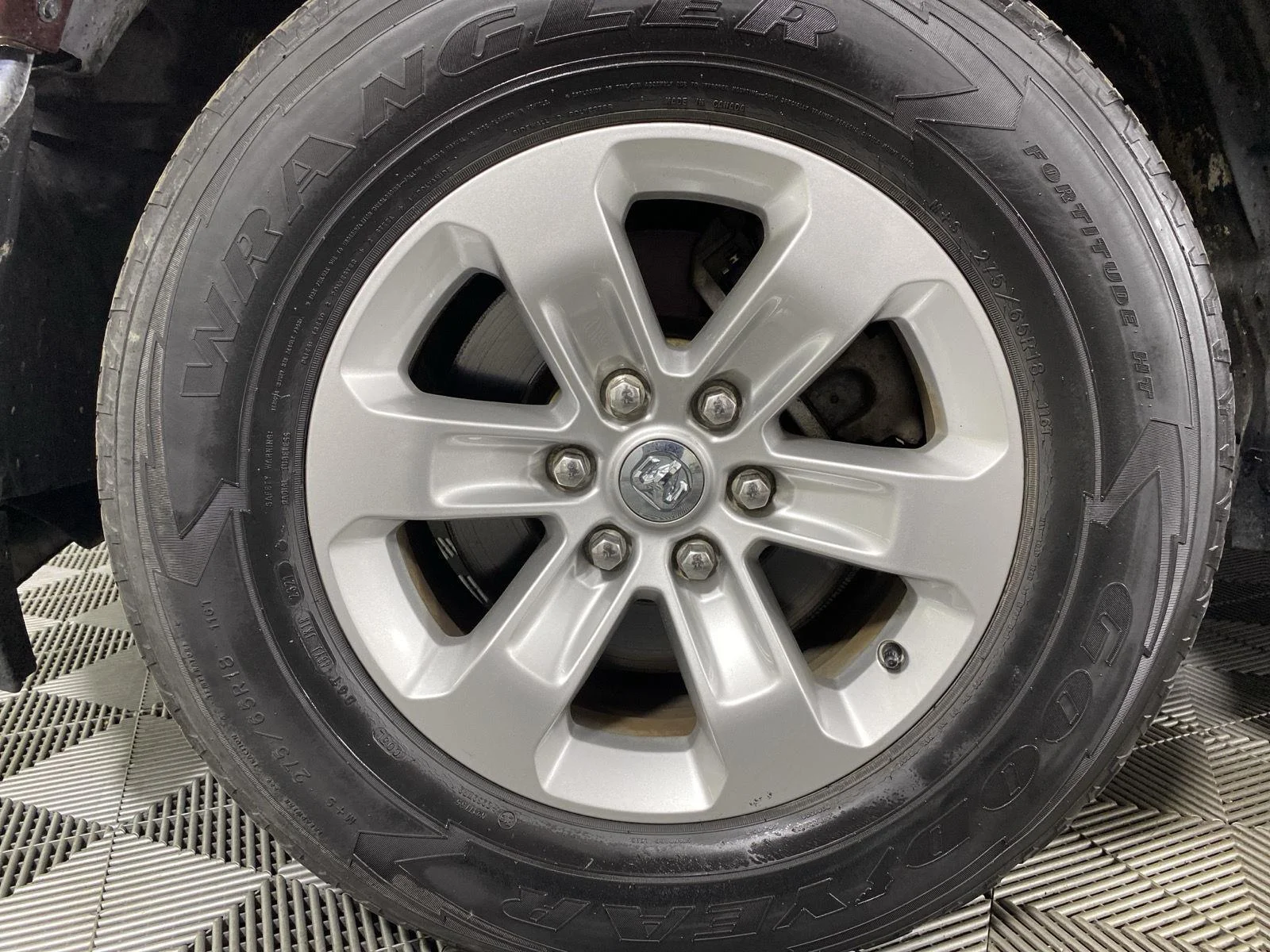 Used 2019 Delmonico Red Pearlcoat Ram Laramie image 10