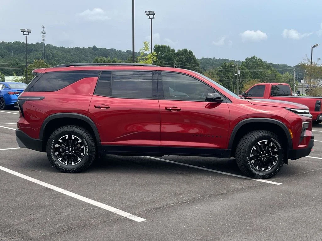 Used 2024 Red Chevrolet Z71 image 2