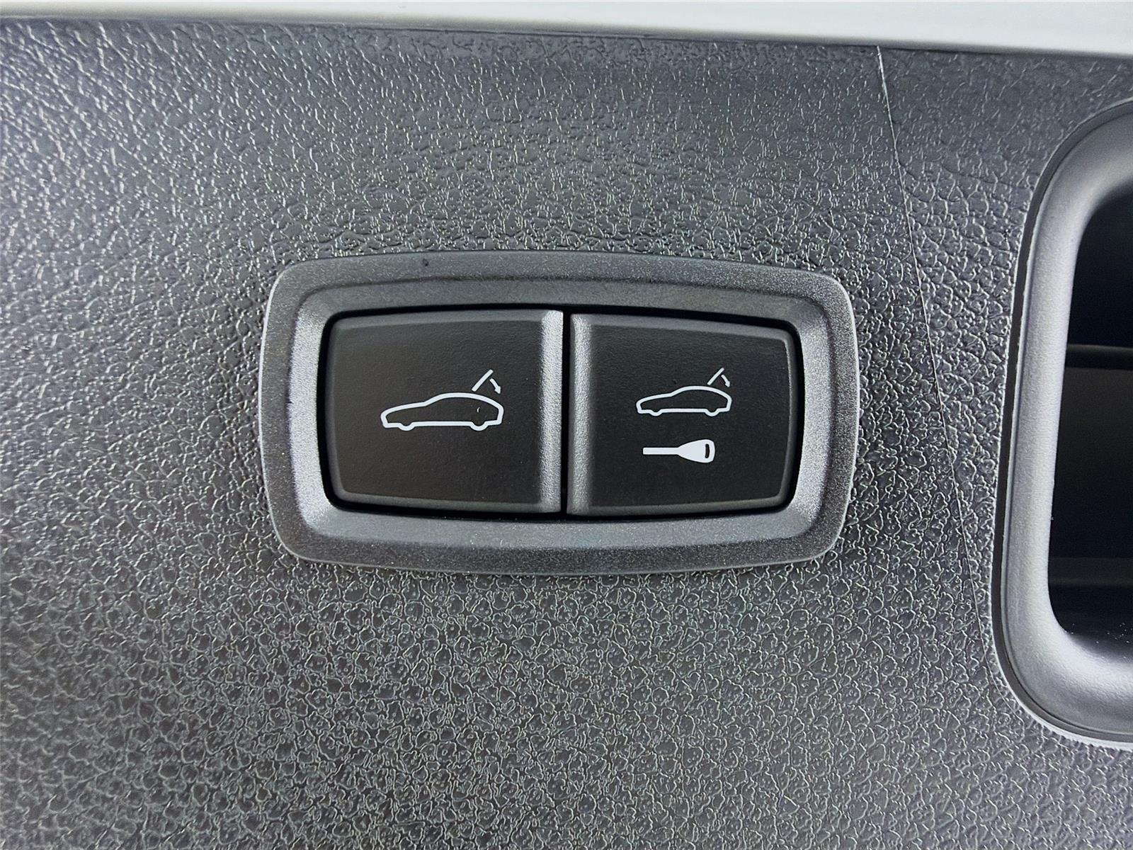 Used 2025 White Porsche  image 24