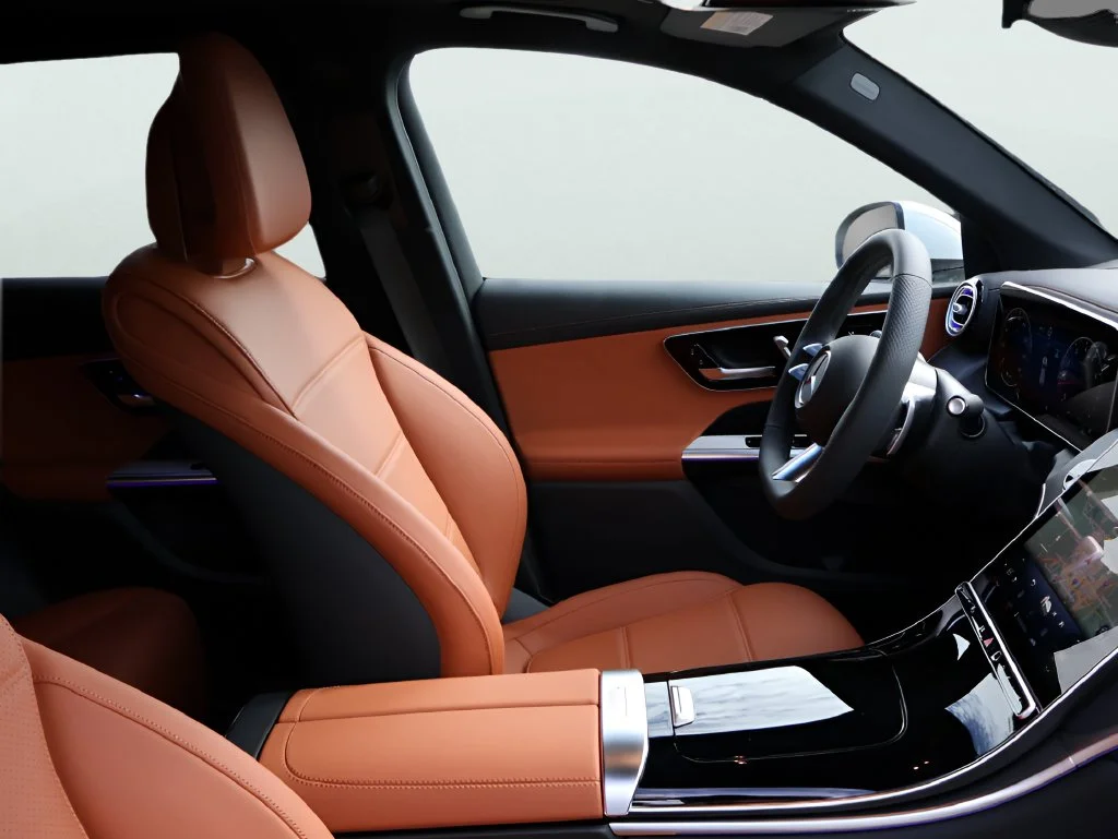 New 2027 White Mercedes-Benz GLC 300 image 8