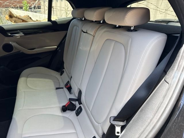 Used 2020 Black BMW xDrive28i image 6