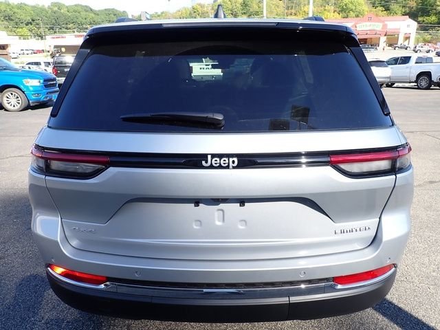 New 2025 Silver Zynith Exterior Paint Jeep Limited image 4