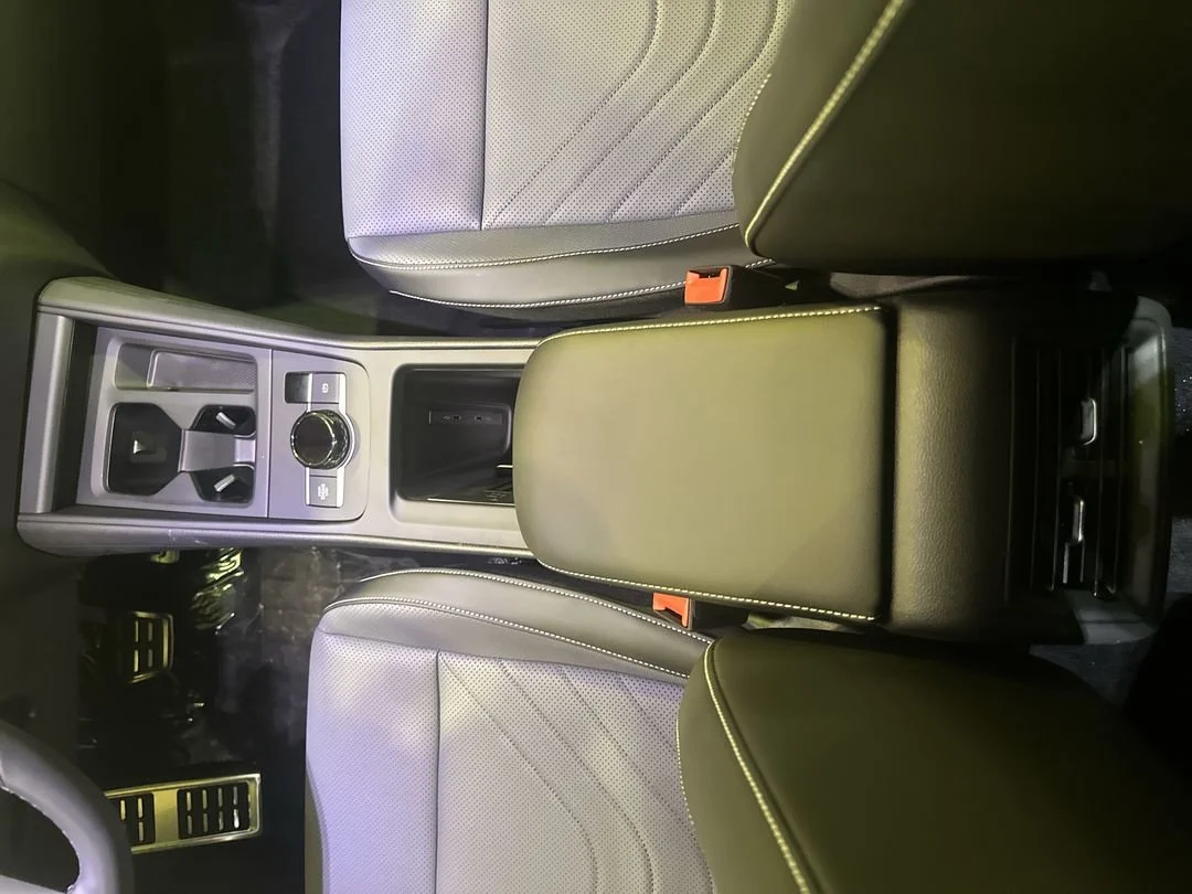 New 2026 Opal White Pearl Volkswagen SE R-Line Black image 23