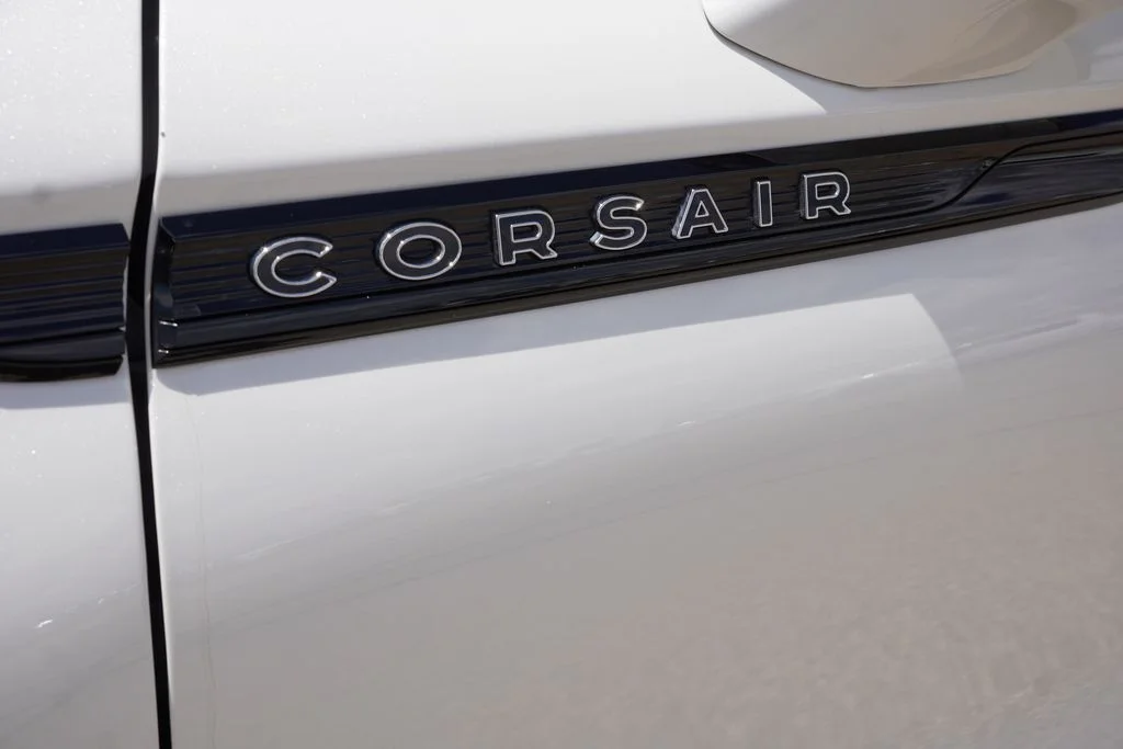 Used 2023 Pristine White Metallic Tri-Coat Lincoln Reserve image 14