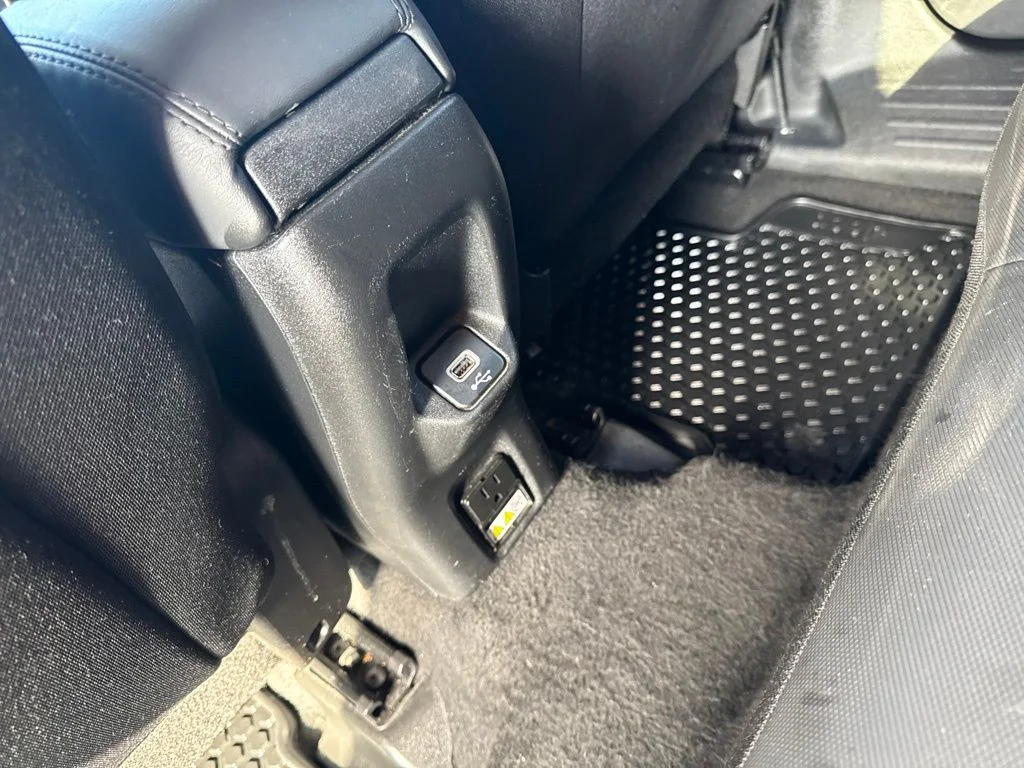 Certified Used 2020 Alpine White Clearcoat Jeep Latitude image 30