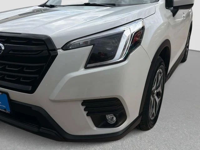 Used 2024 Crystal White Pearl Subaru Premium image 11