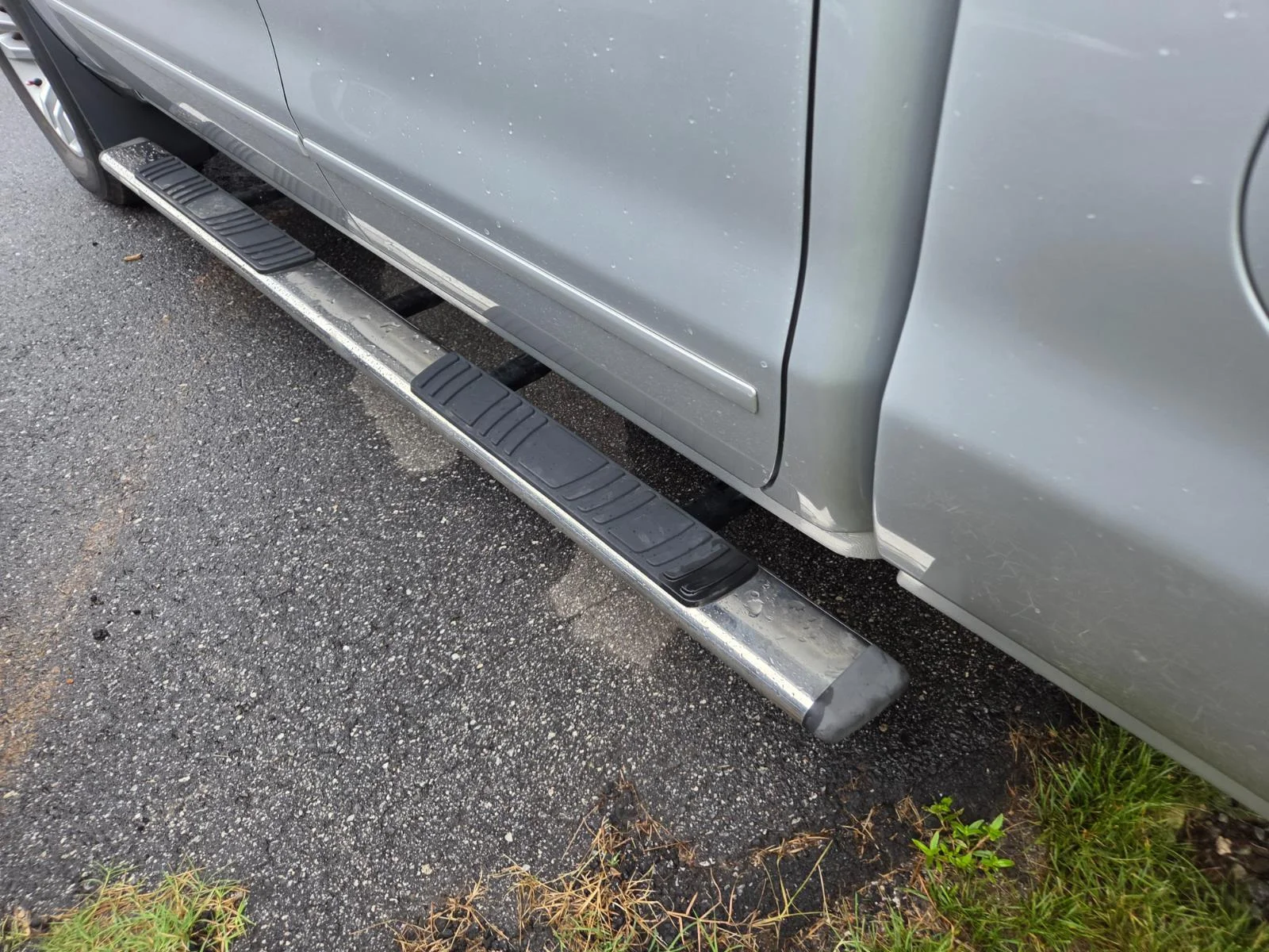 Used 2015 SILVER ICE METALLIC Chevrolet LT image 9