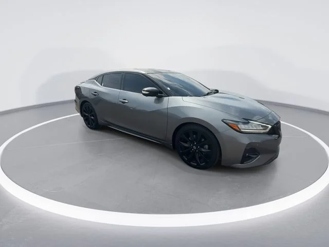 Used 2023 Gray Nissan SR image 2