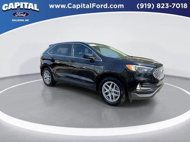Used 2023 Black Ford SEL image 2
