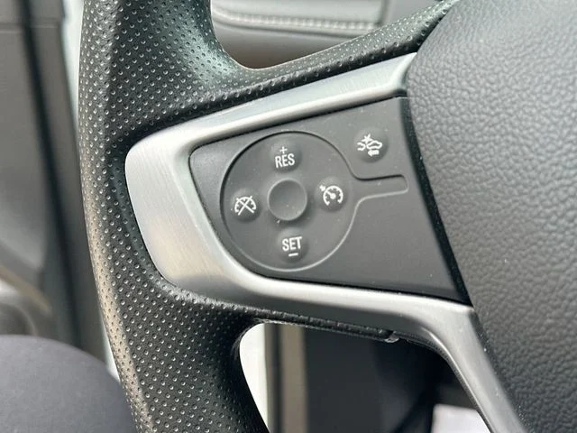 Used 2023 White GMC SLE image 43