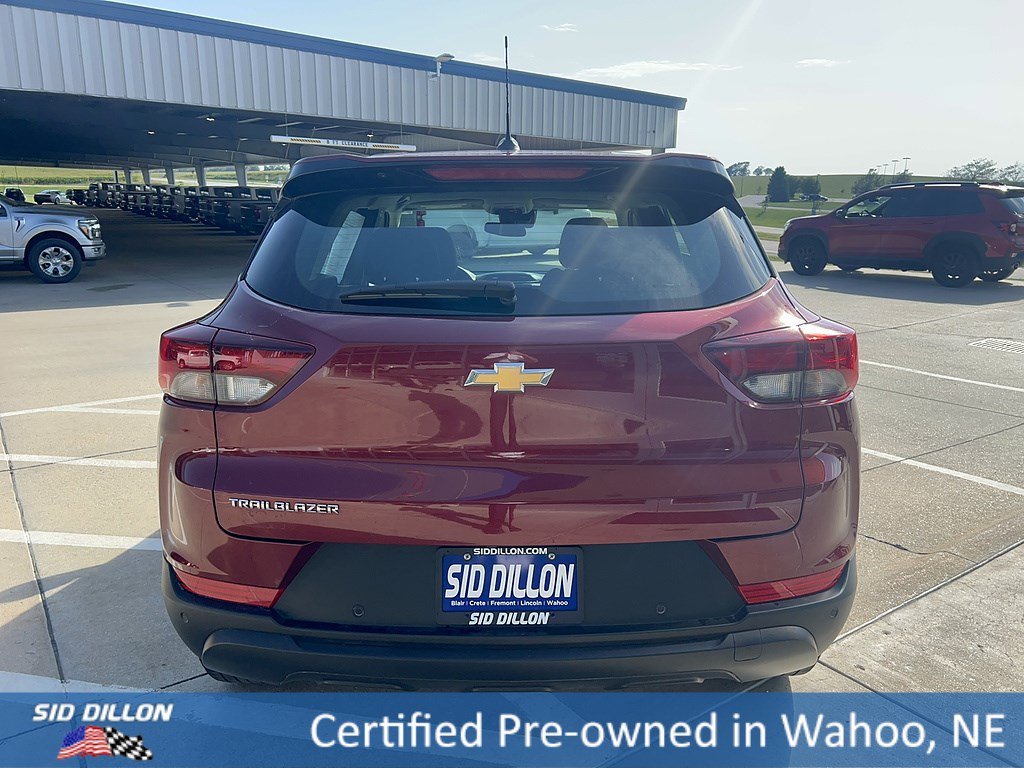 Used 2022 Crimson Metallic Chevrolet LS image 4