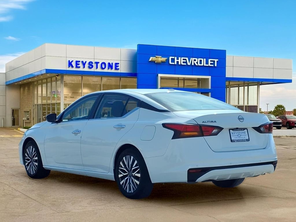 2025 Nissan Altima SV - Photo 5