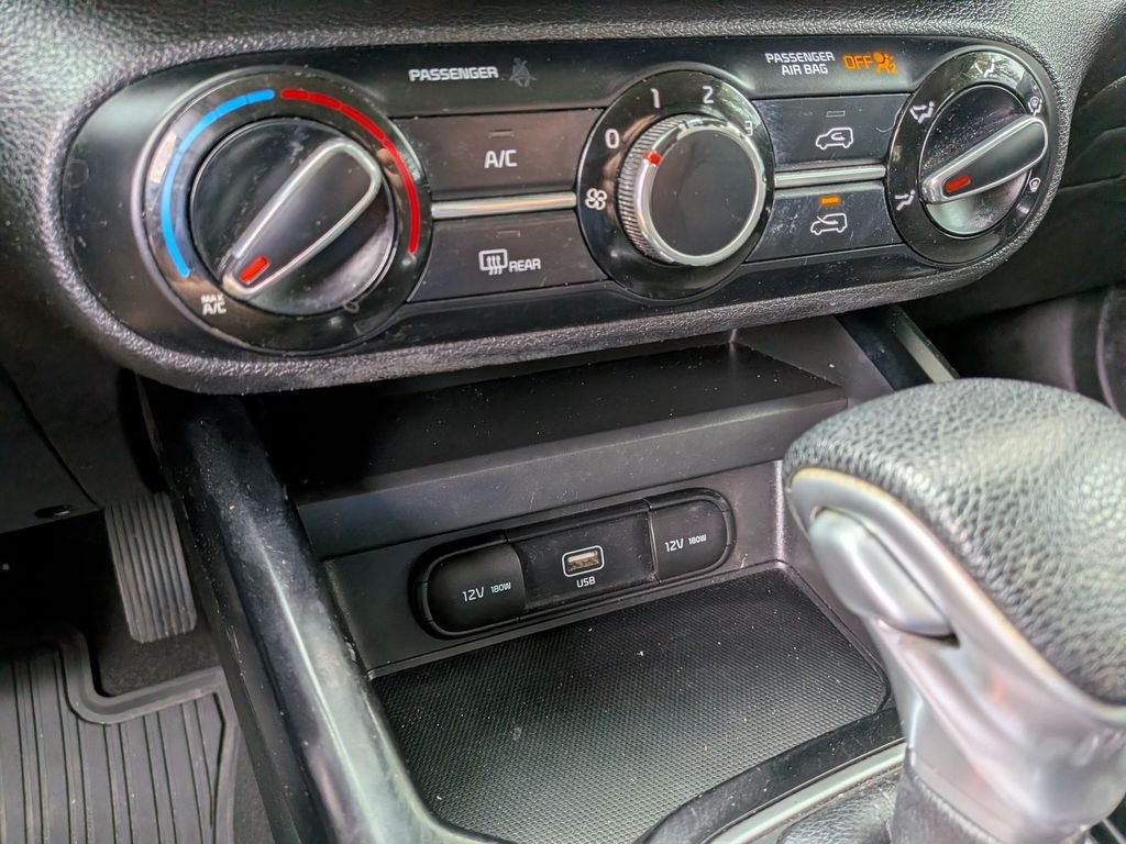 Used 2020 White Kia S image 13