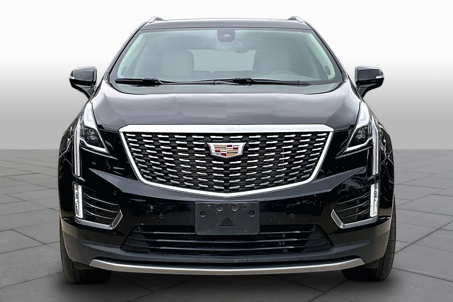 Used 2025 Stellar Black Metallic Cadillac FWD Premium Luxury image 4