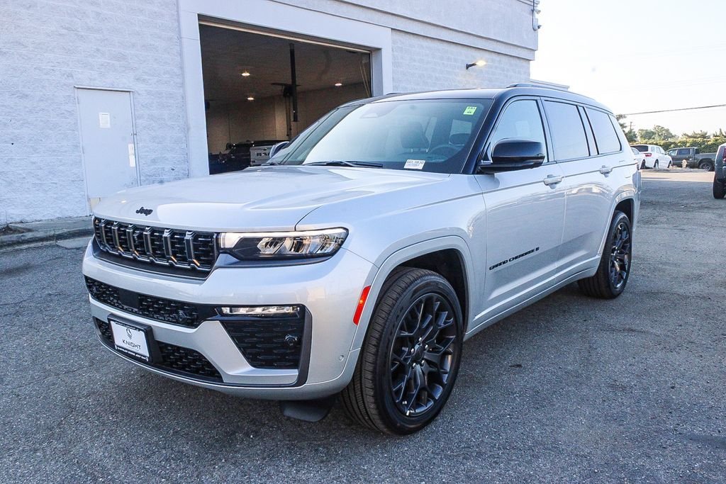 New 2026 Silver Jeep Summit image 4