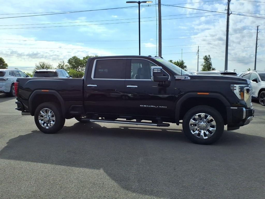 Used 2025 Onyx Black GMC Denali image 18
