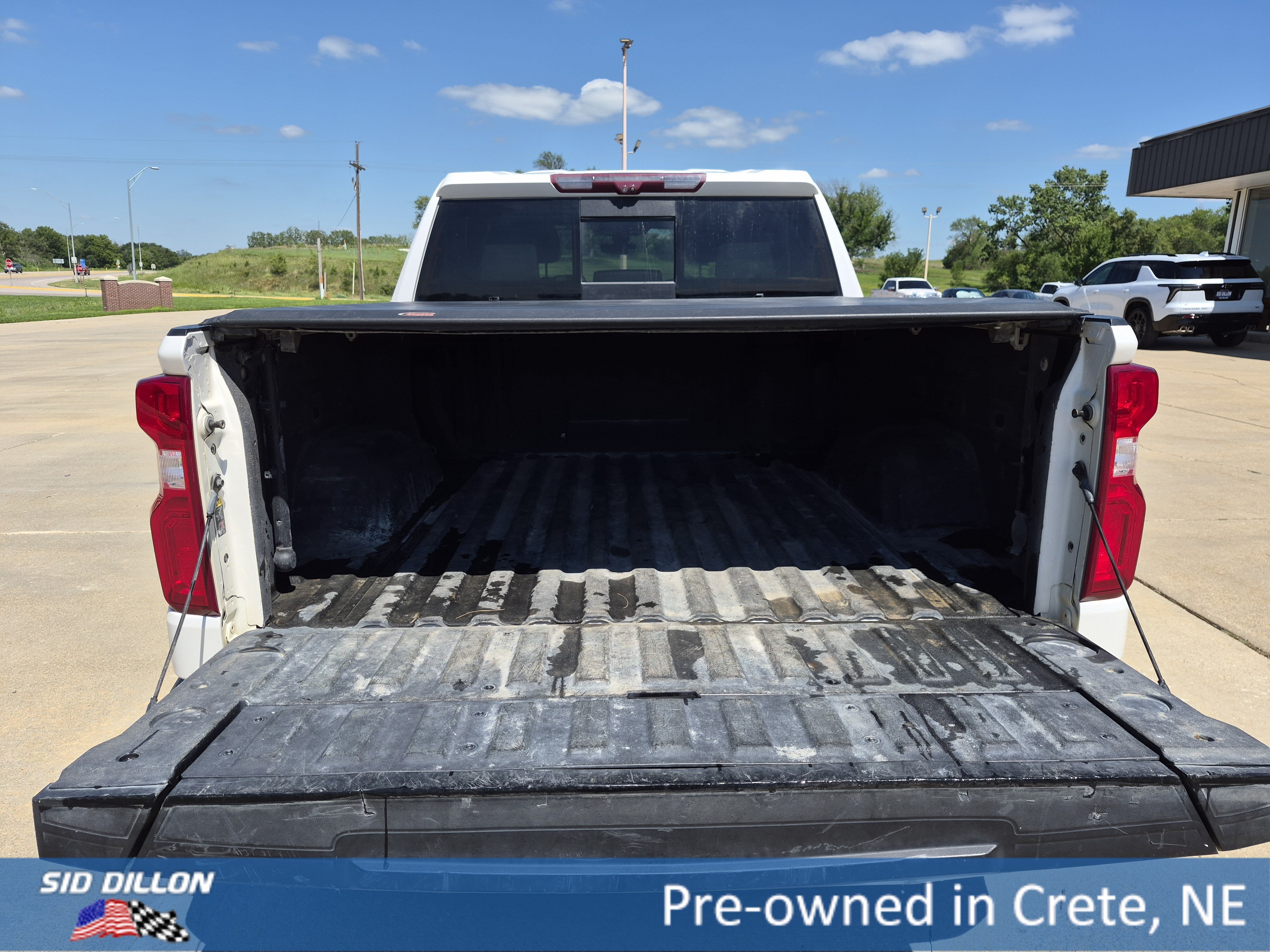 Used 2021 Iridescent Pearl Tricoat Chevrolet High Country image 18