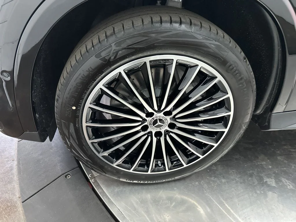 New 2026 Black Mercedes-Benz GLC 300 image 30