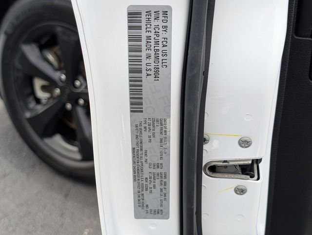 Used 2021 White Jeep Latitude Plus image 24