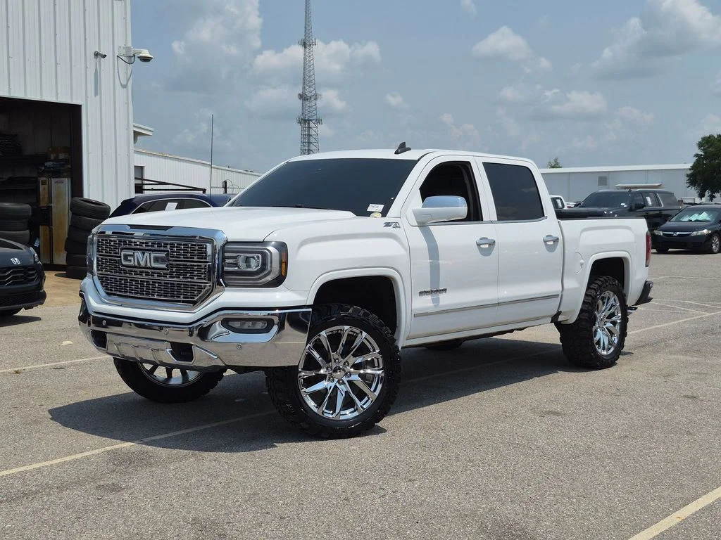 Used 2017 White GMC SLT image 1