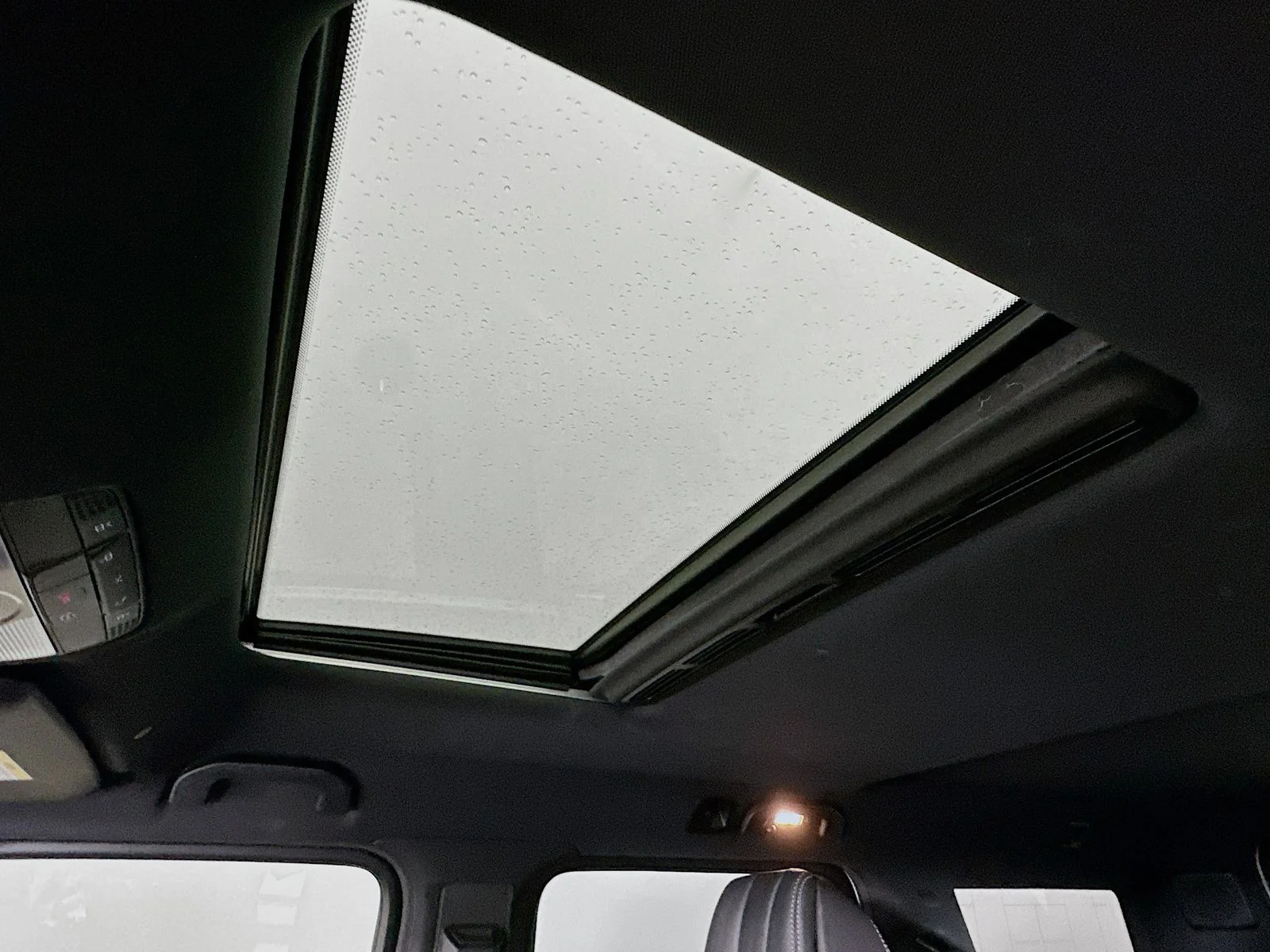 Used 2019 White Mercedes-Benz  image 29