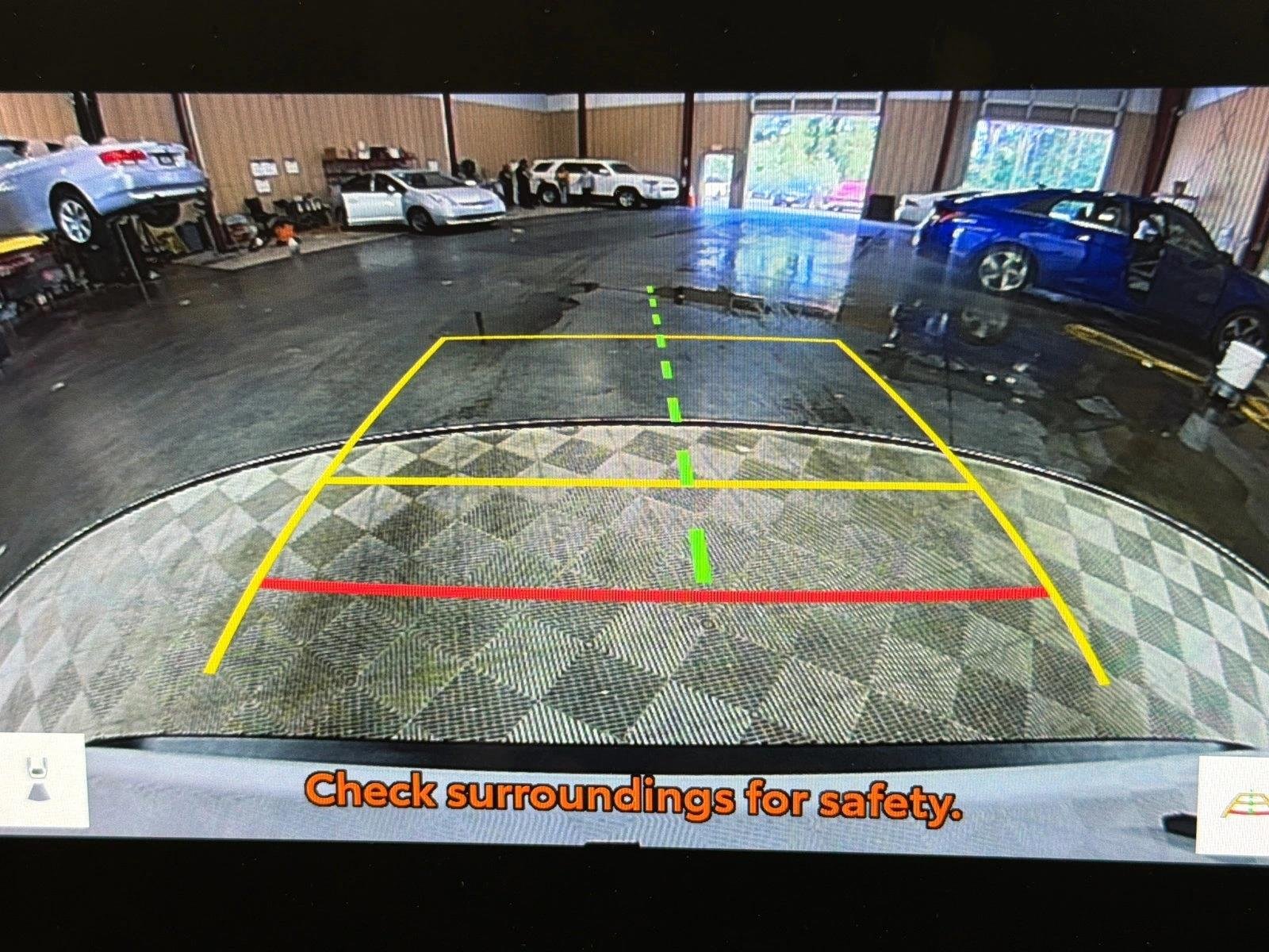 Used 2025 Ice Cap Toyota XLE image 29