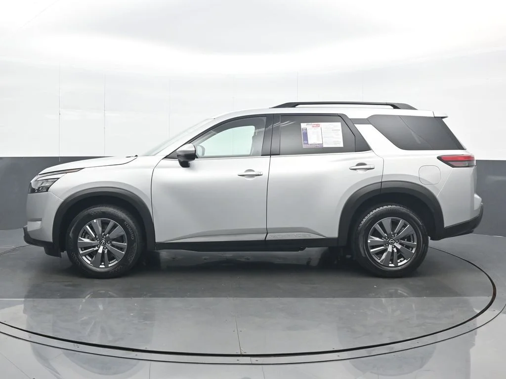 Used 2025 Silver Nissan SV image 3