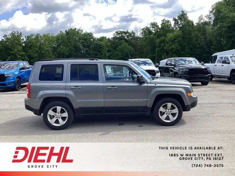 Used 2014 Gray Jeep Sport image 8