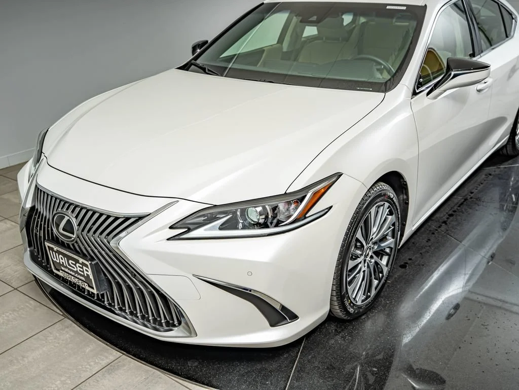 Used 2019 White Pearl Lexus 350 image 14