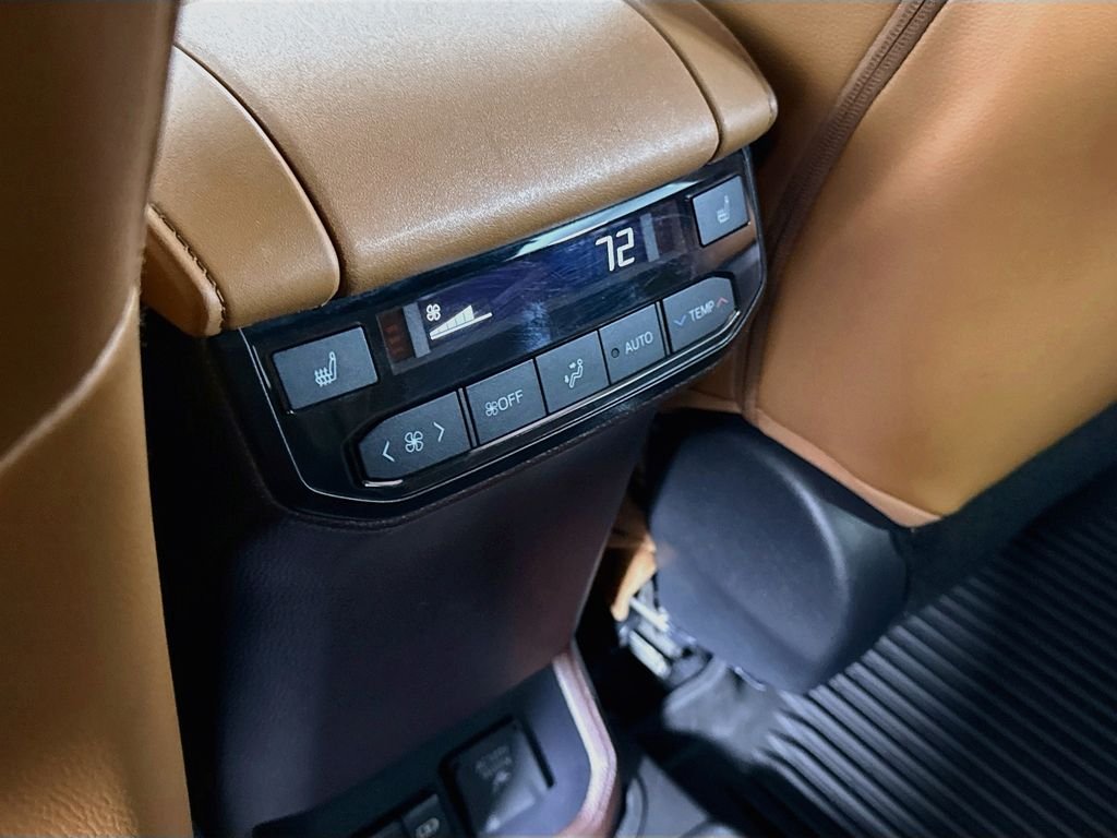 Used 2022 Wind Chill Pearl Toyota Hybrid Platinum image 25