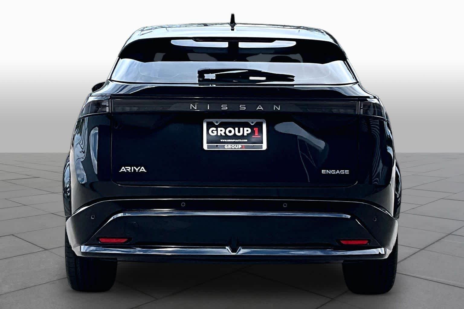 Used 2023 Black Diamond Pearl Nissan ENGAGE image 4