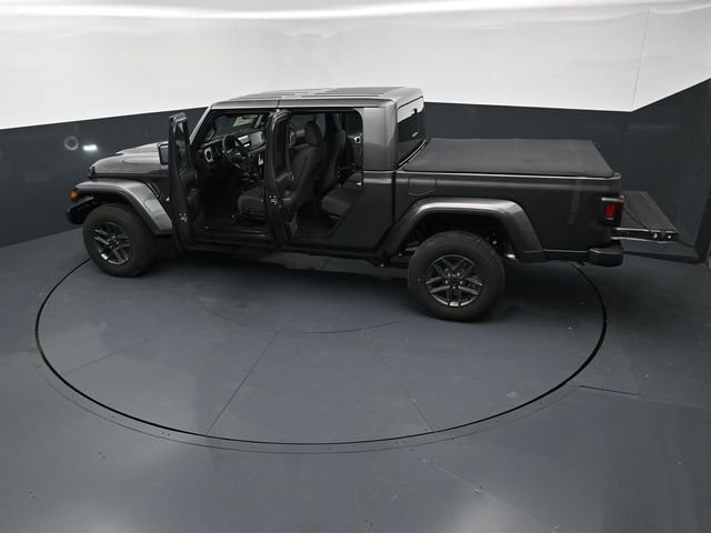 New 2026 Granite Crystal Metallic Clear-Coat Exterior Paint Jeep Sport S image 27