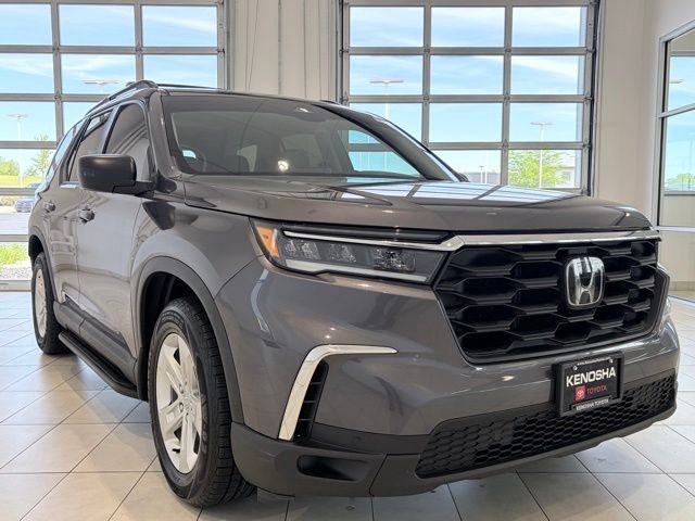 2023 Honda Pilot LX AWD's photo