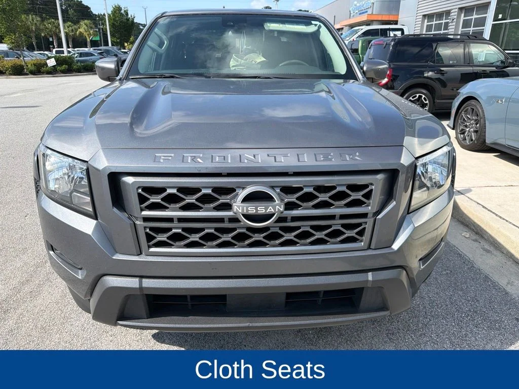 Used 2022 Gray Nissan SV image 2
