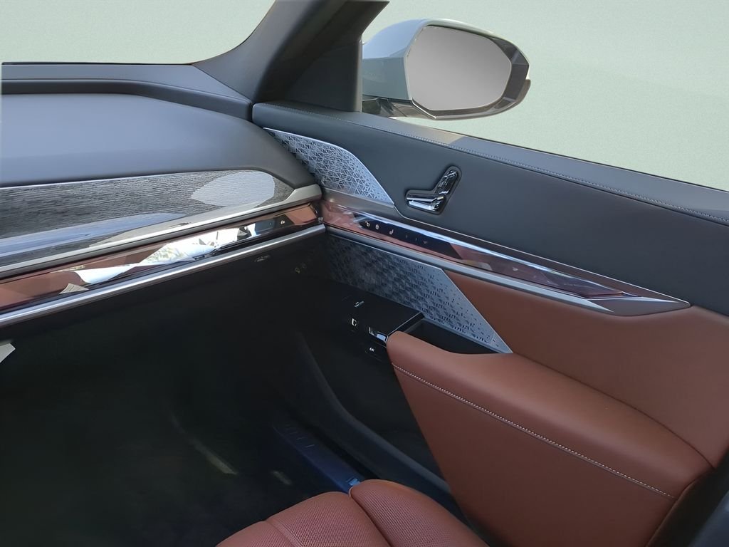 2025 BMW 7 Series 760i - Photo 16