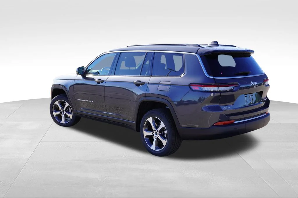 New 2026 Baltic Gray Metallic Clear-Coat Exterior Paint Jeep Limited image 5
