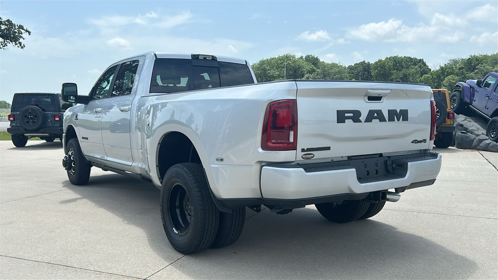 New 2026 Silver-Zynith Exterior Paint RAM Laramie image 6