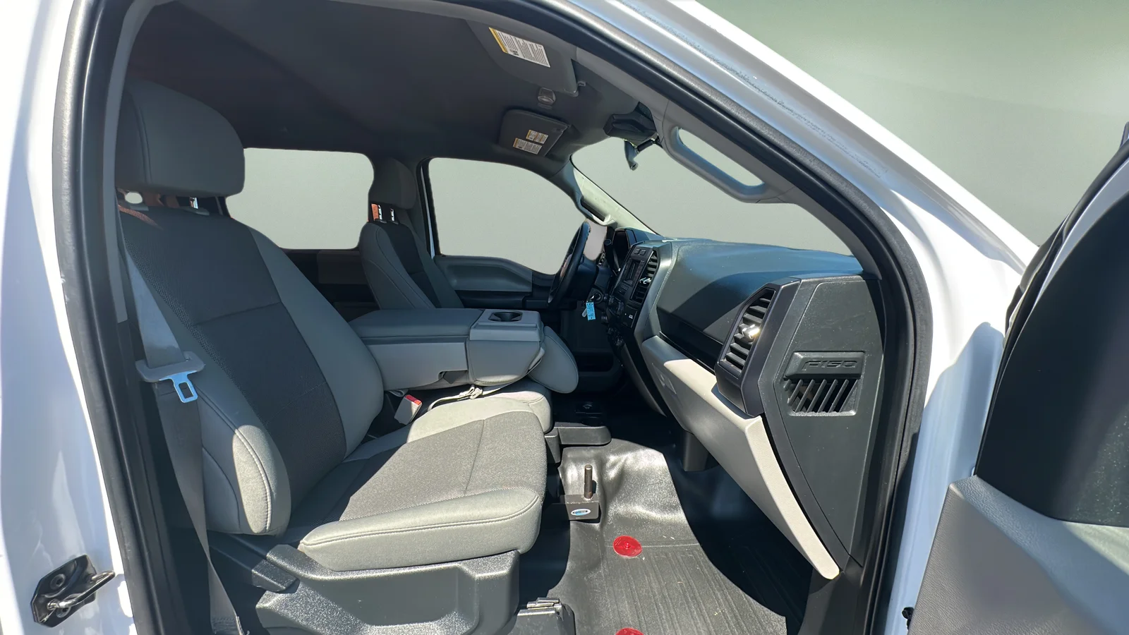 Used 2019 White Ford XL image 16
