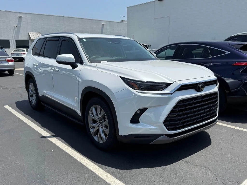 2025 Toyota Grand Highlander Hybrid Limited AWD's photo