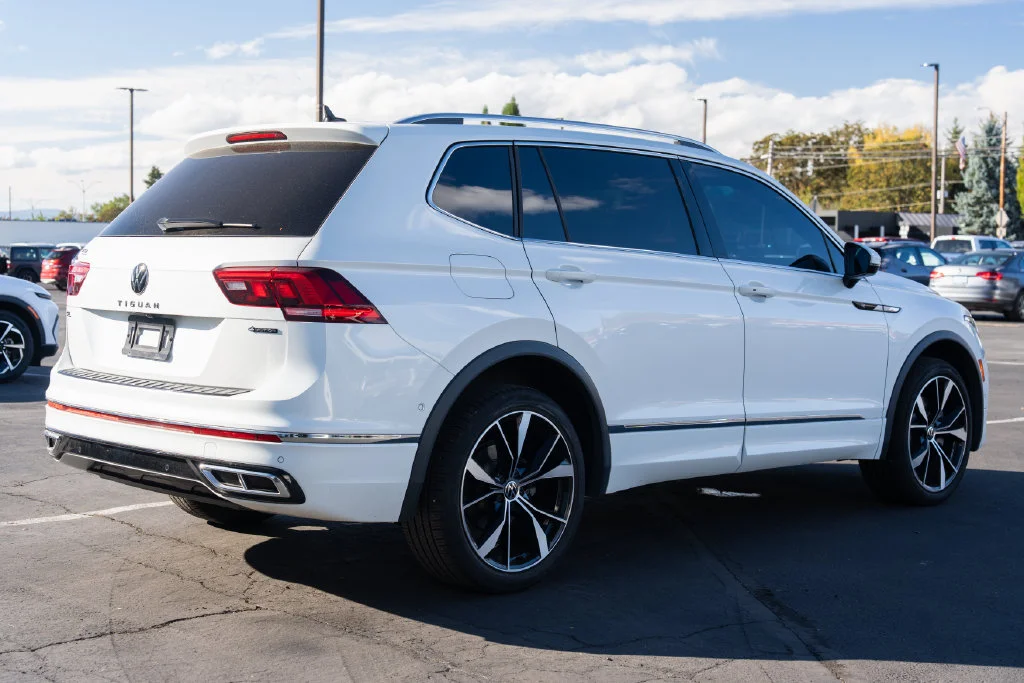 Used 2022  Volkswagen 2.0T SEL R-Line image 6